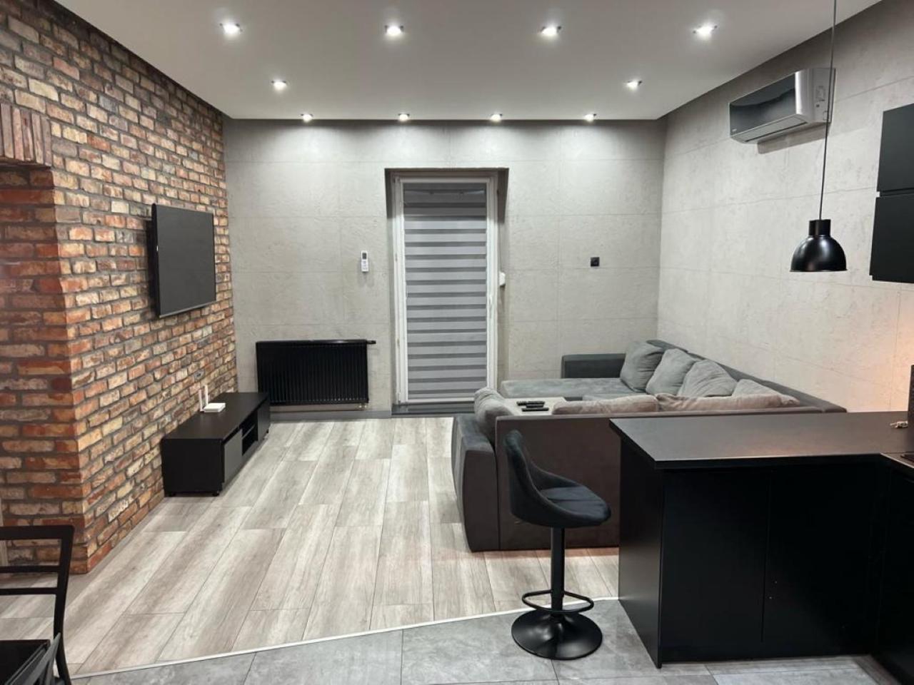 Raciborska Royal Apartment - Miejsce Parkingowe Na Parkingu Strzezonym Gliwice Exterior foto
